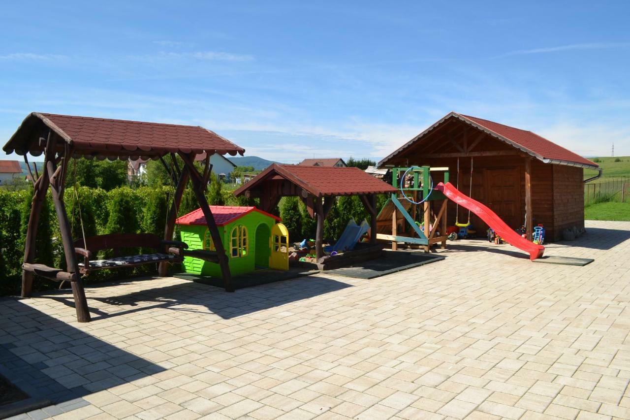 Hotel Margareta Vendeghaz Lupeni  Exterior foto